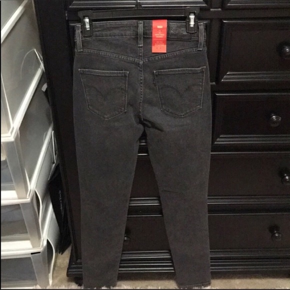NWT! Levi’s high rise jeans - Picture 7 of 7